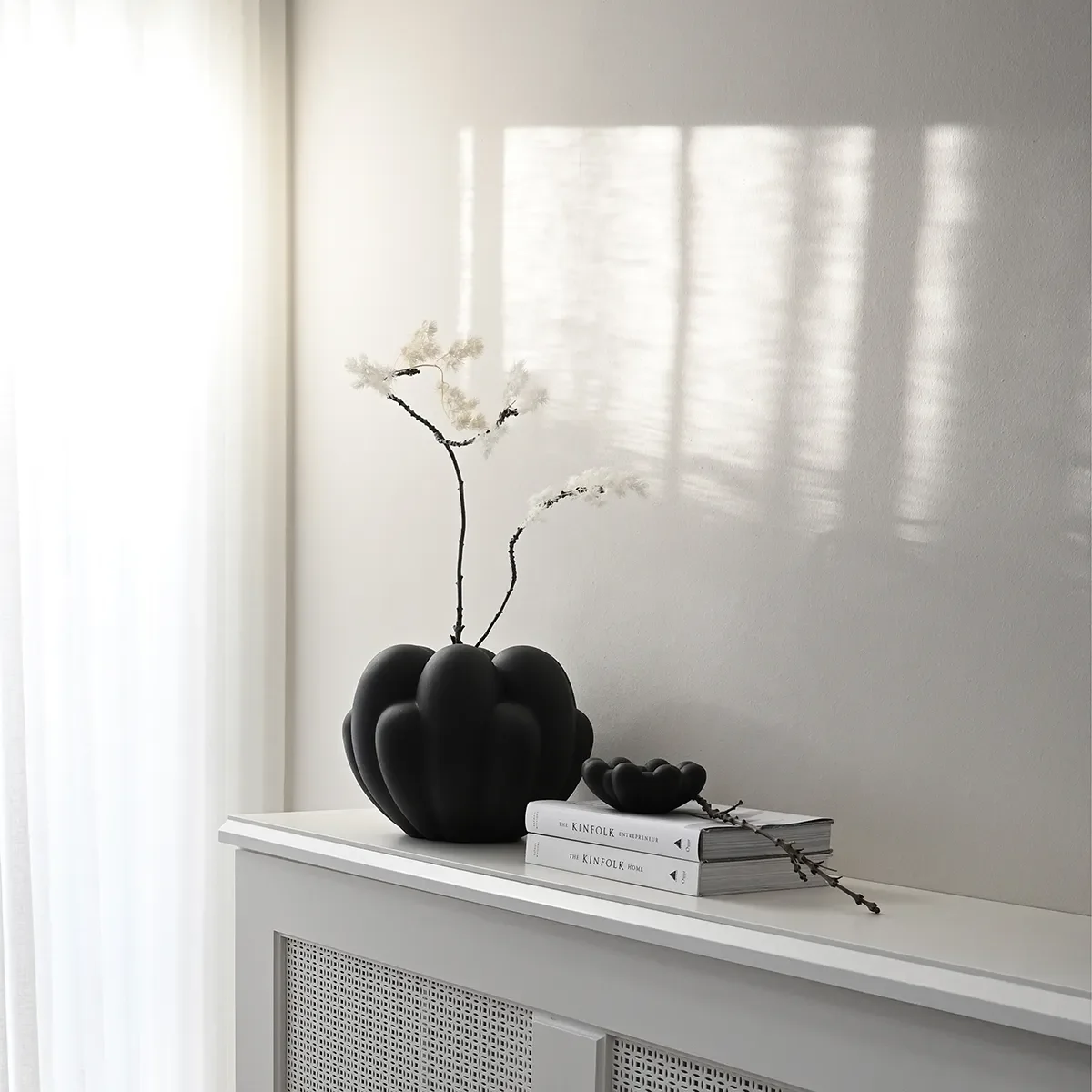 Handgefertigte Dekoschale Bloom Black Ø 15,5 cm