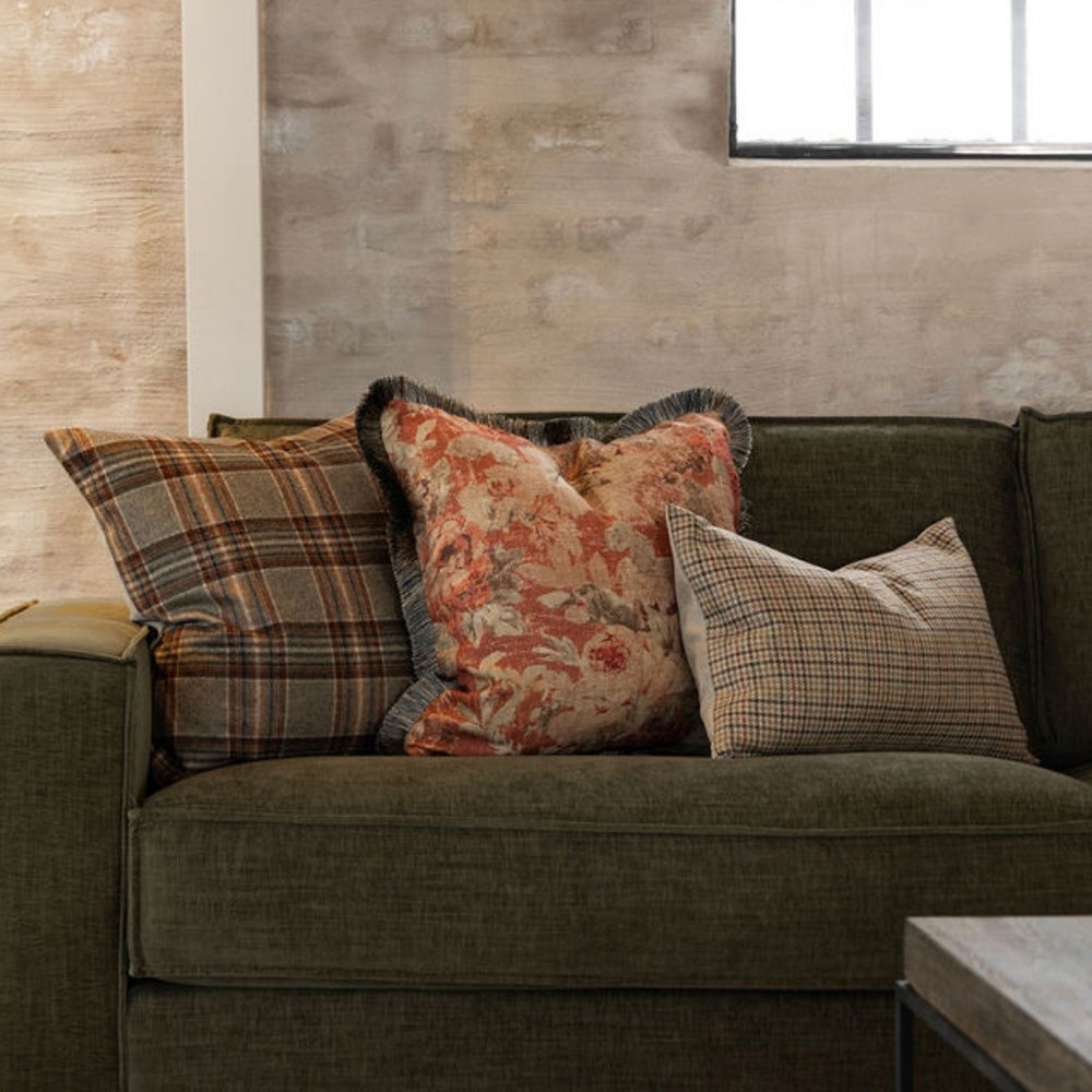 Kissenbezug Rosewood Flower mit Fransen – 50 x 50 cm