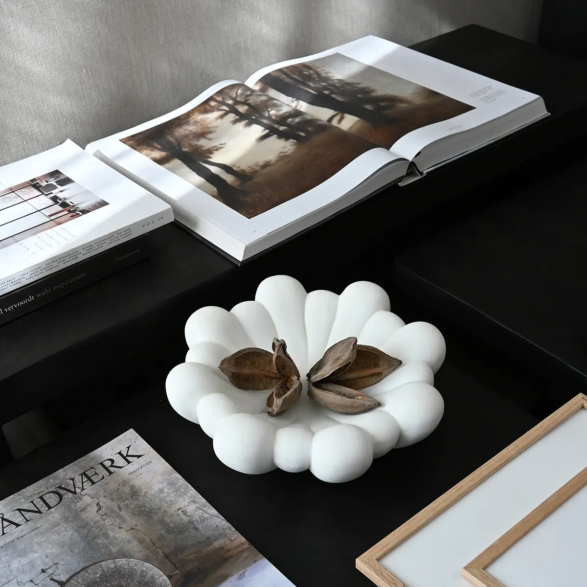 Handgefertigte Dekoschale Bloom Bone White Ø 28,5 cm