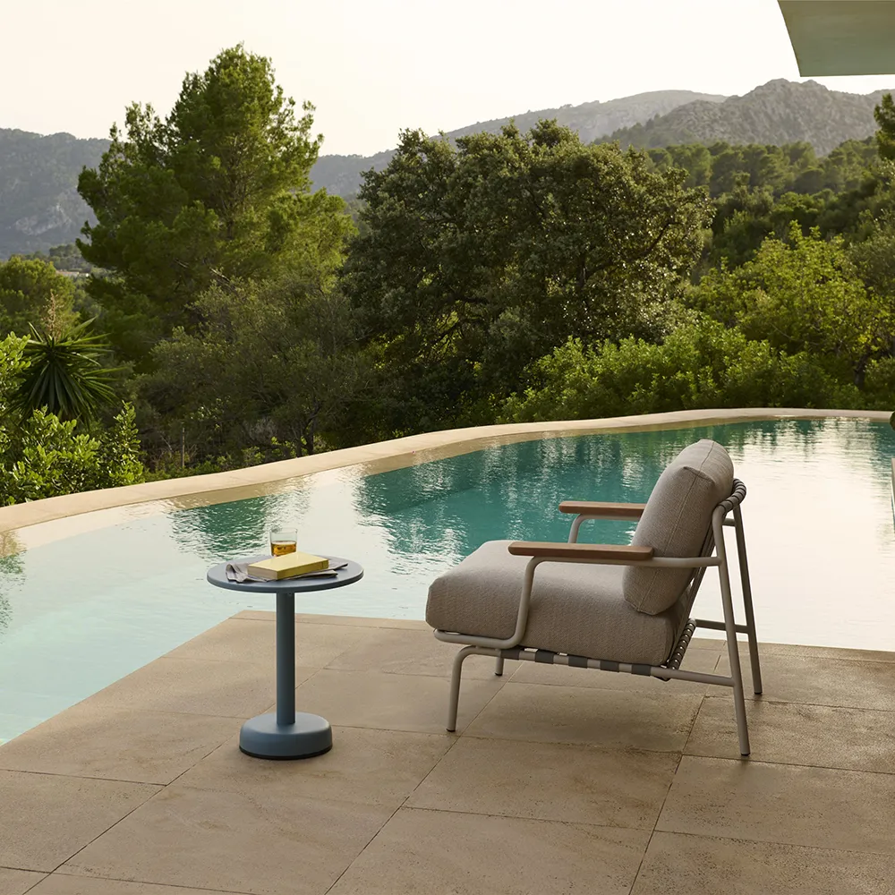 Linear Steel Couchtisch Ø42 cm Burnt Orange 