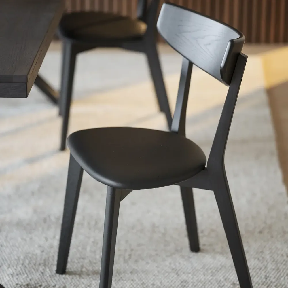 Ami Esszimmerstuhl schwarz Eiche/schwarz Kunstleder