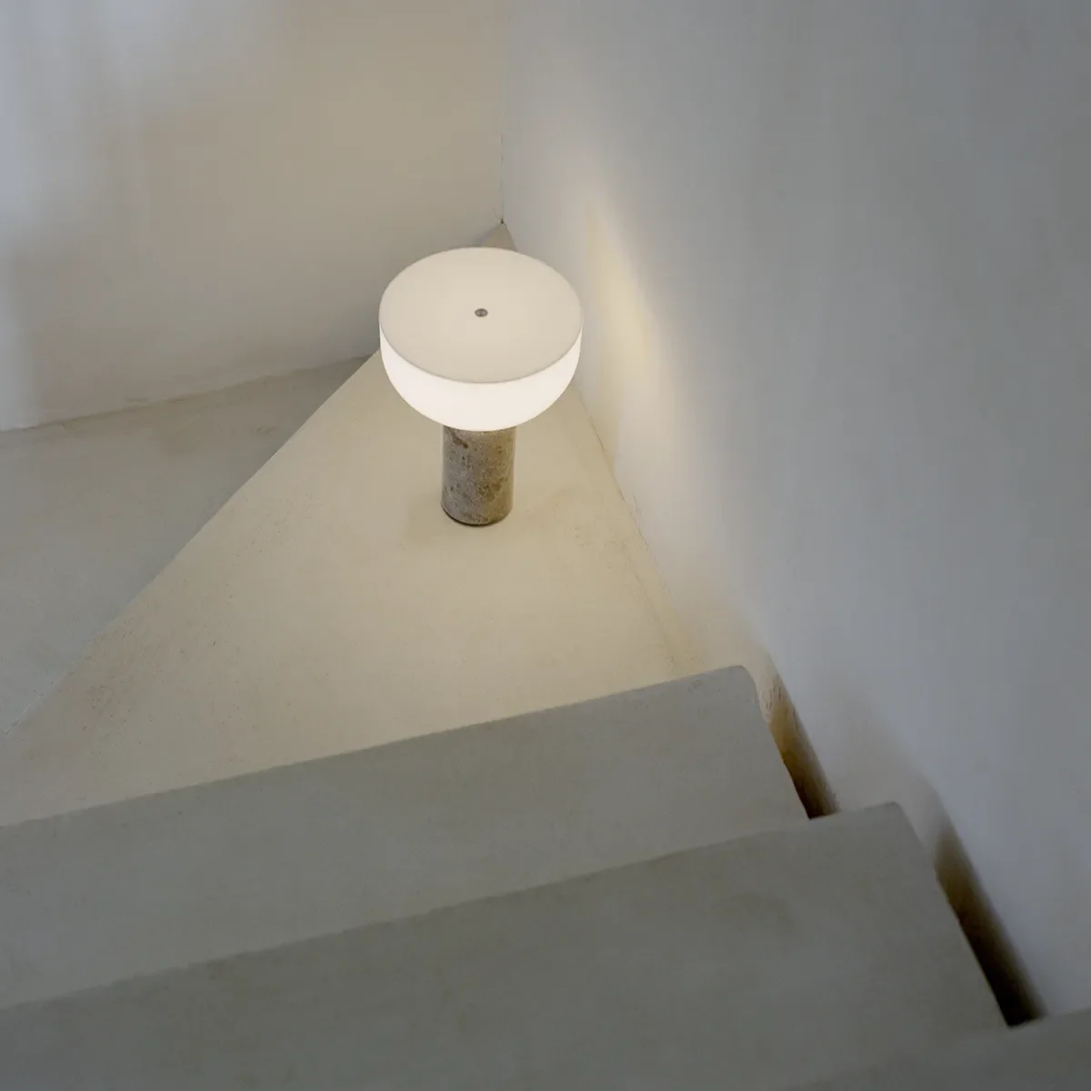 Kizu Tragbare Tischleuchte Gris Du Marais