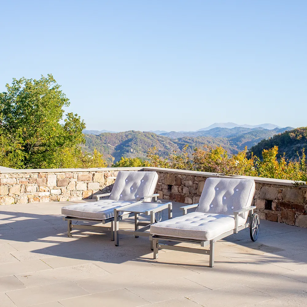 Rollbarer Tisch mit Rädern Grau