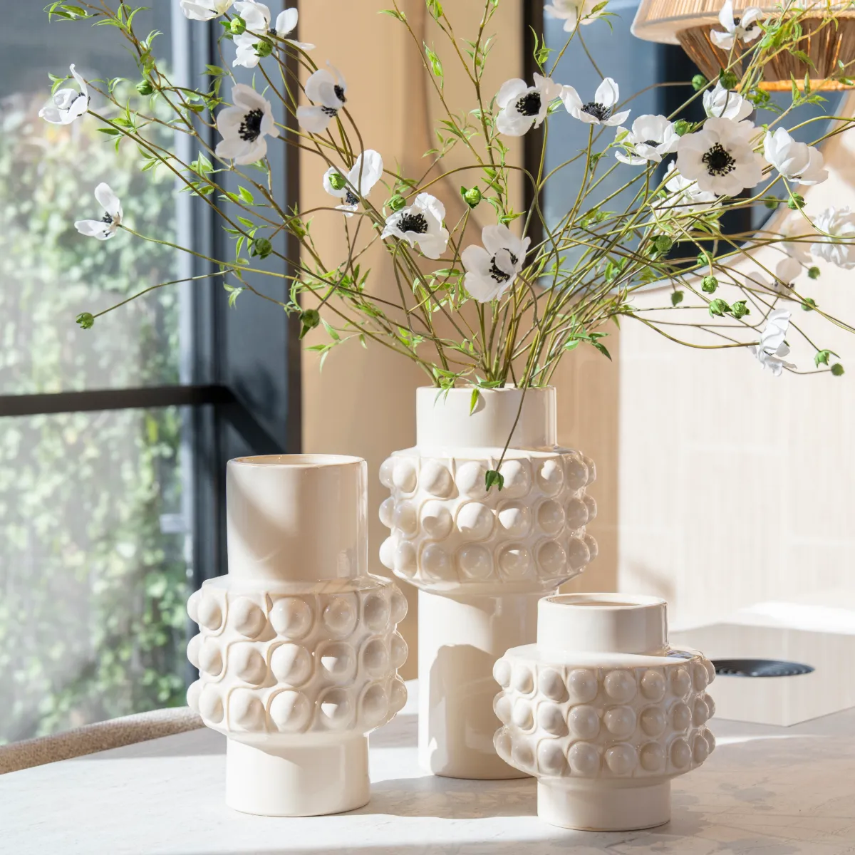 Saga large 23x23x41,5 cm Steingut off white
