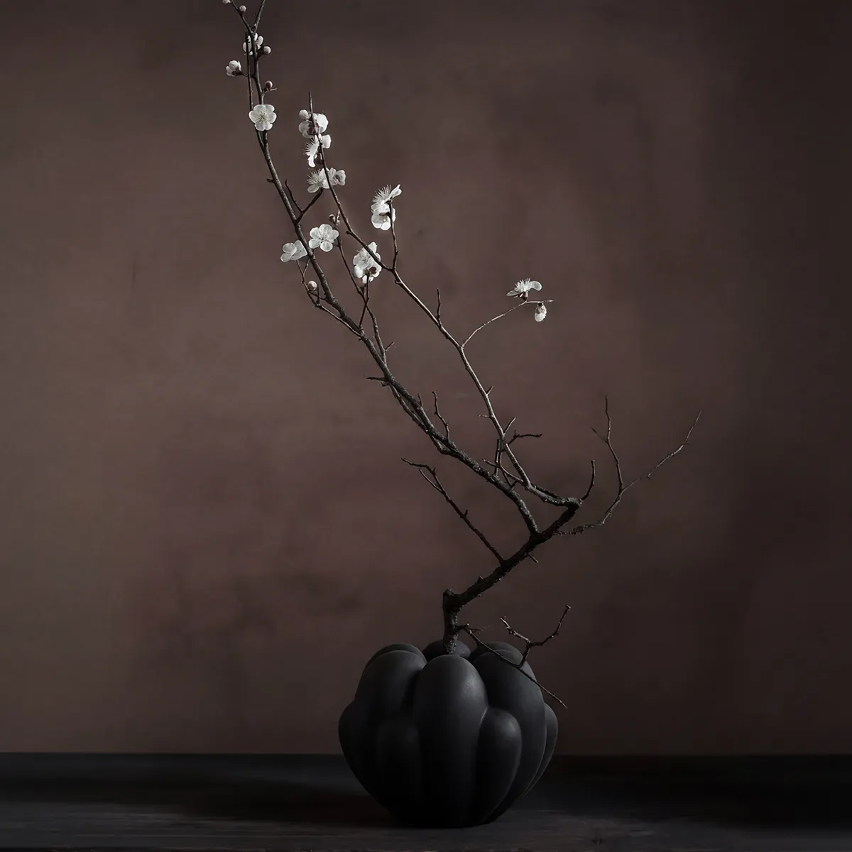 Handgefertigte Vase Bloom Mini Black H27 cm
