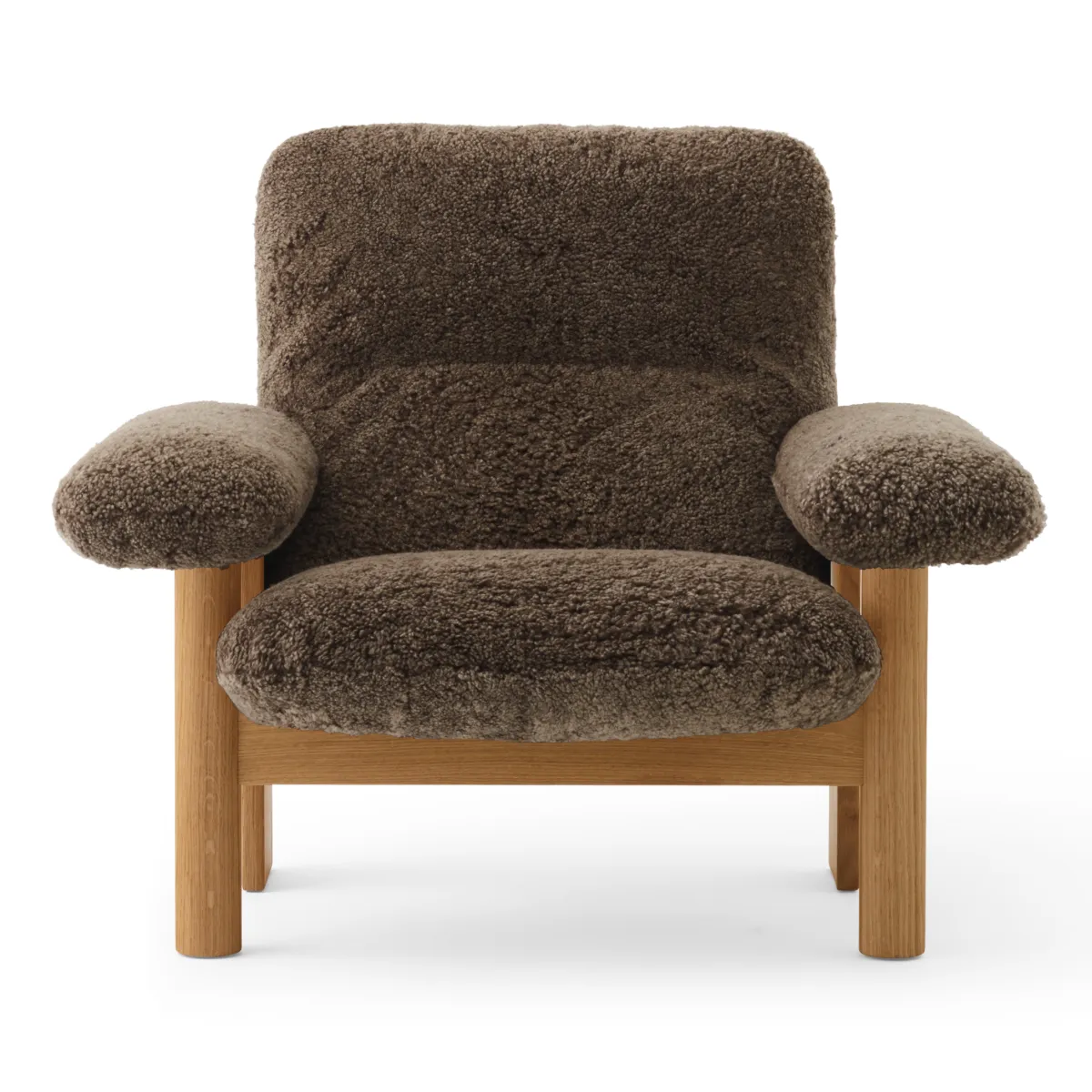 Brasilia Loungesessel Vollpolstert Hohe Rückenlehne Vierbeiniges Untergestell Massive Eiche Natur Sheepskin Nevotex Root