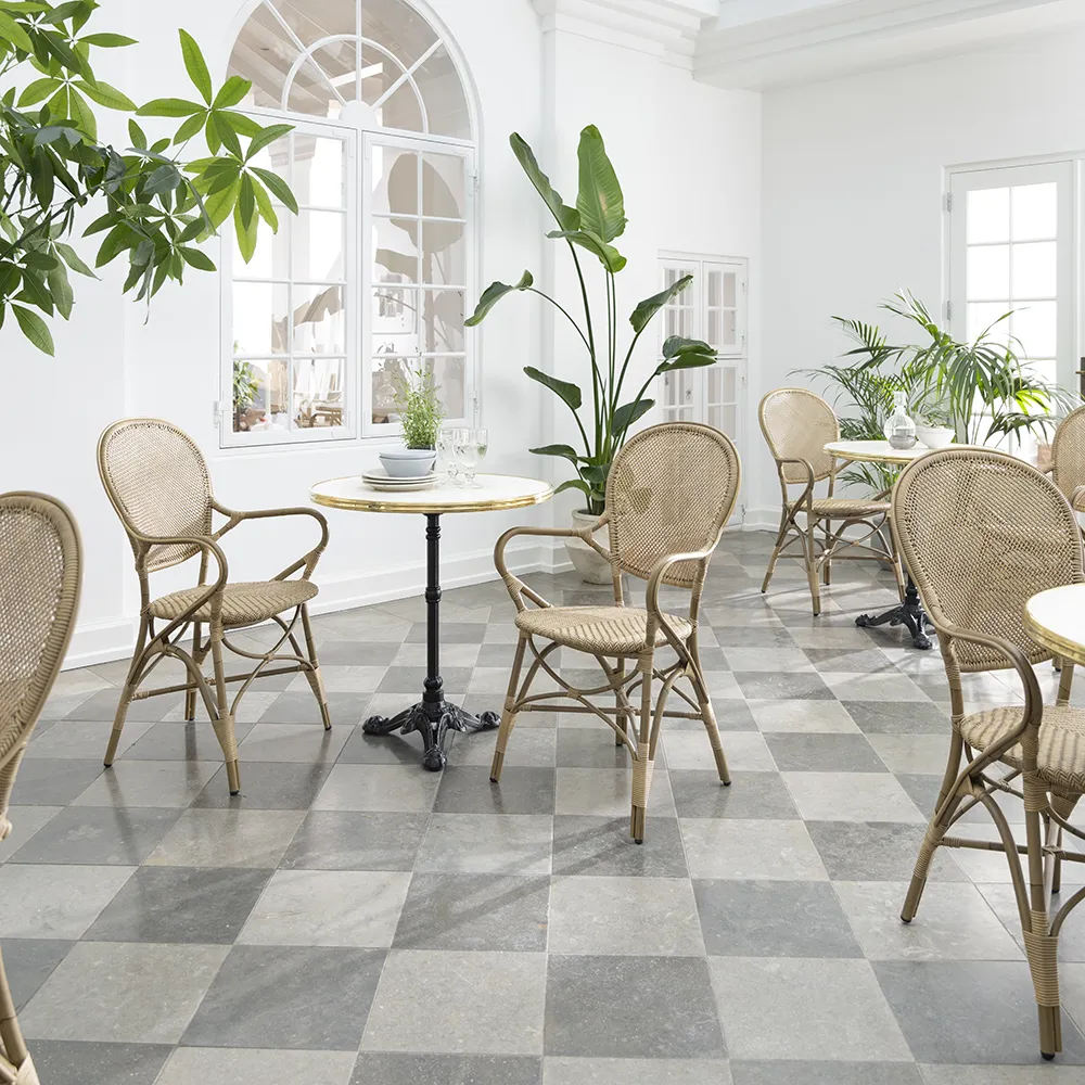 Rossini Sessel antik