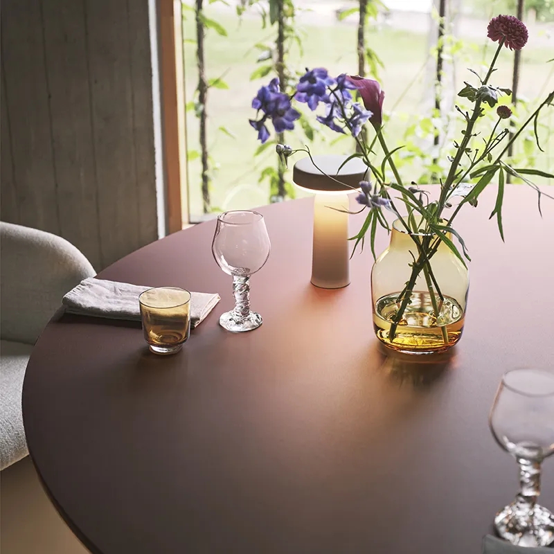 Midst Esstisch 120 cm - Dark Red Linoleum Dark Red