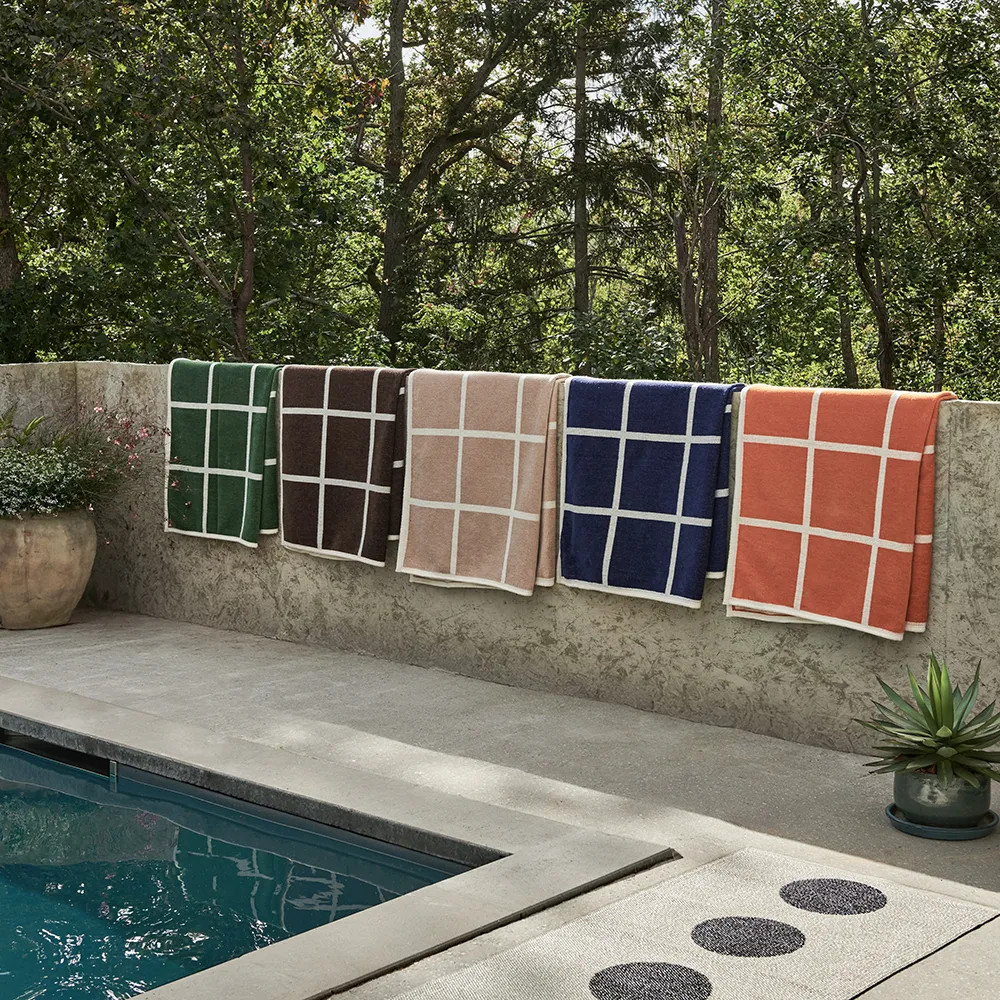 Gewebte Decke aus Lammwolle Criss Dark Blue