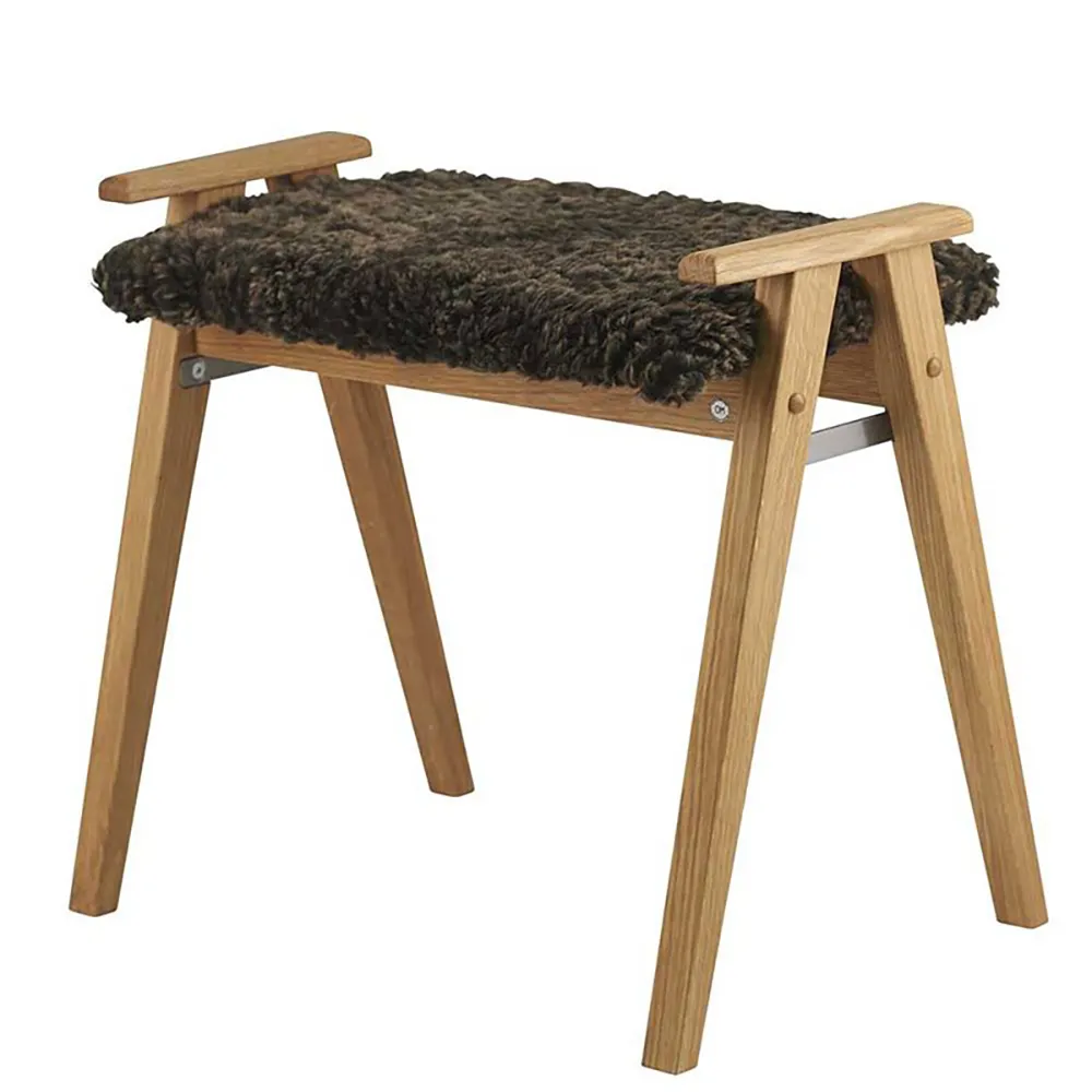 Alme Hocker Eiche geölt/Schafsfell braun