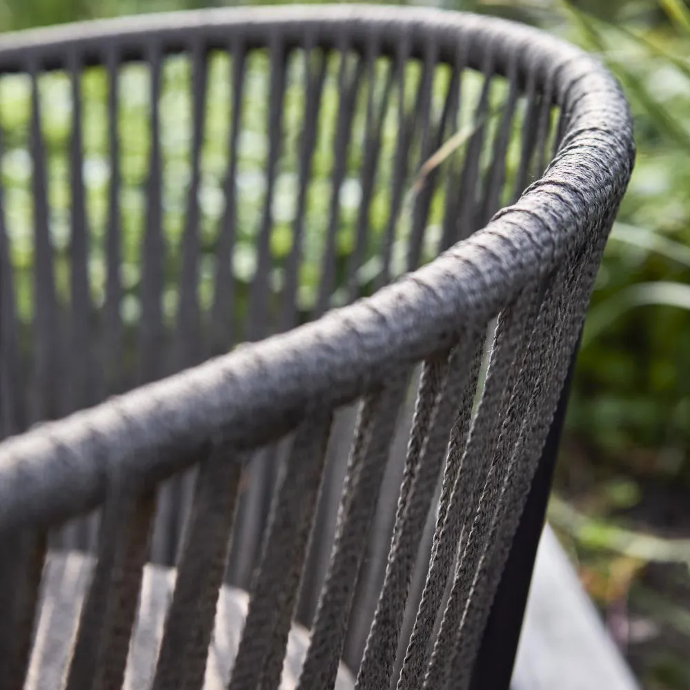 PIATTO Stuhl mit Armlehnen – Raw Peanut / Schwarz