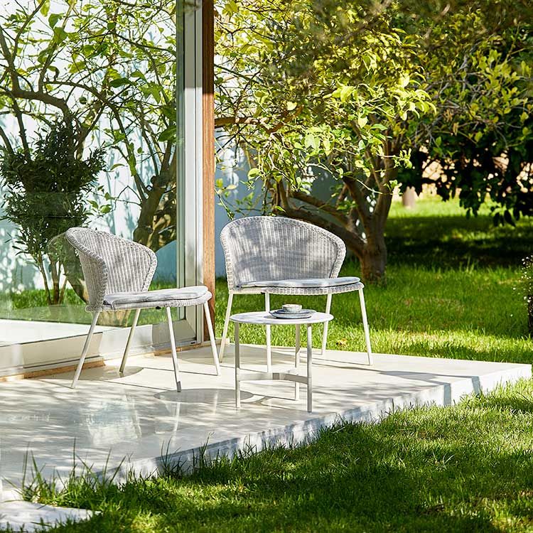 Twist Beistelltisch / Couchtisch Weiß