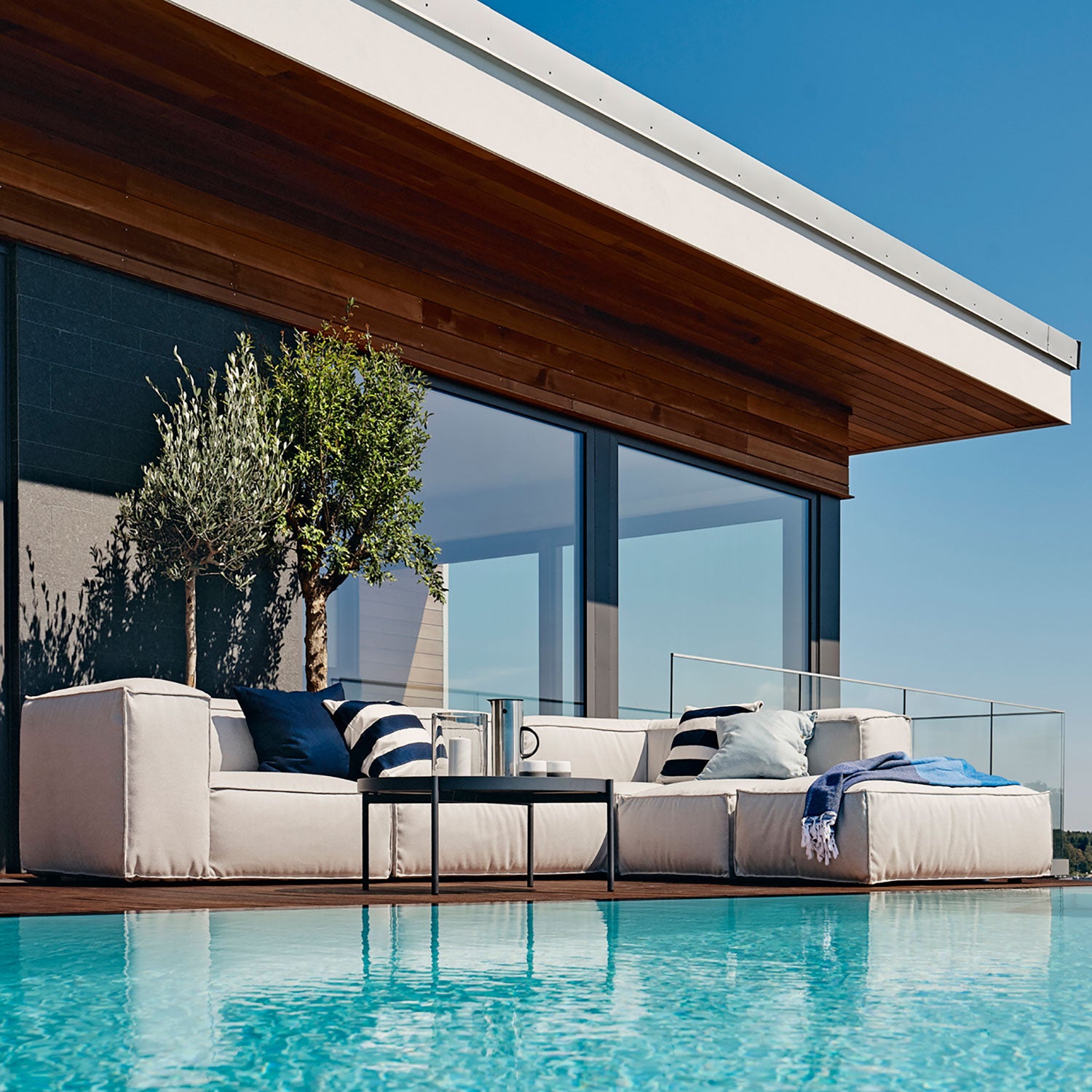 Asker Fußhocker Hellgrau