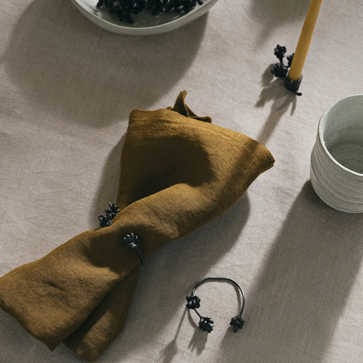 Serviettenringe aus Messing Forest Black 4er-Set