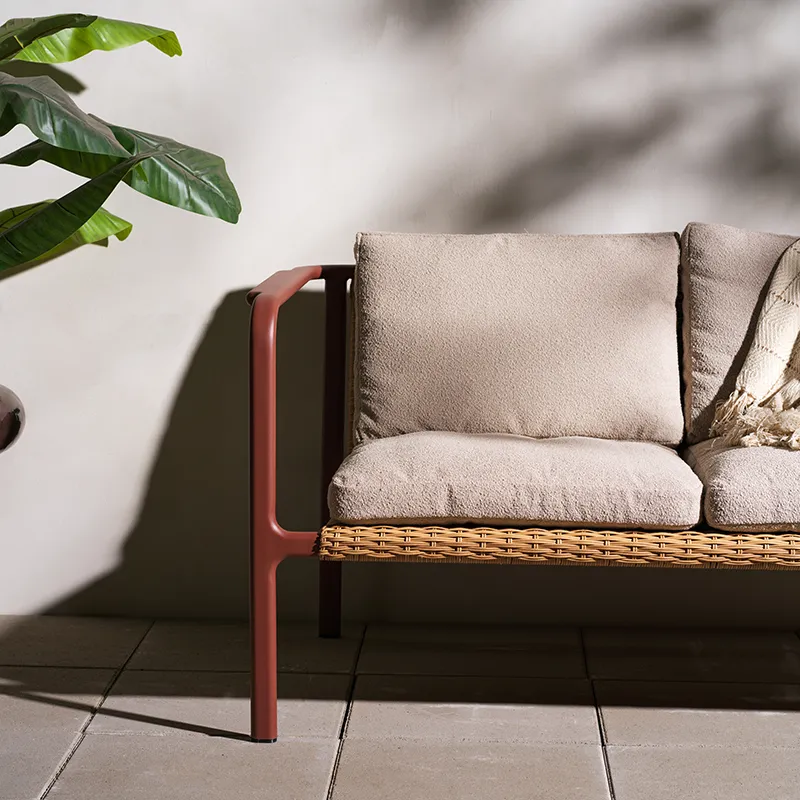 Motty 2-Sitzer-sofa     Zin Red / Teddy Beige