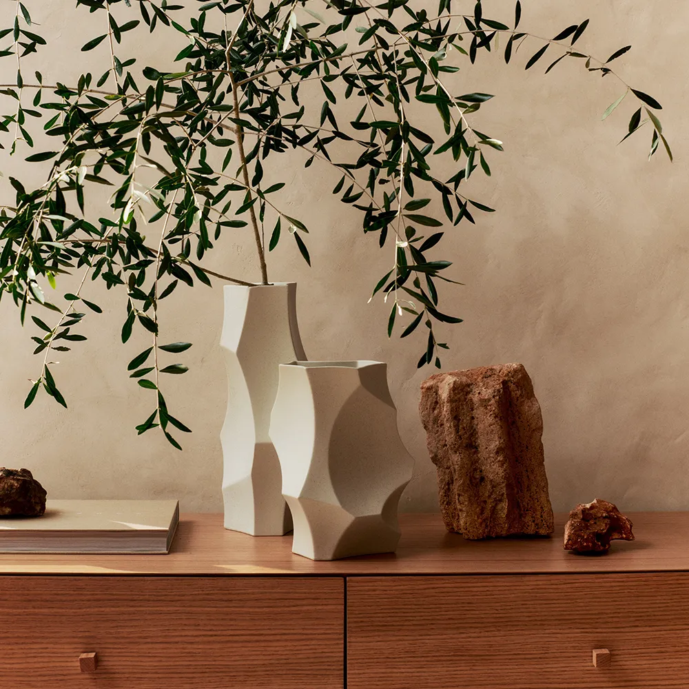 Cueva Vase - H26 - Off-white