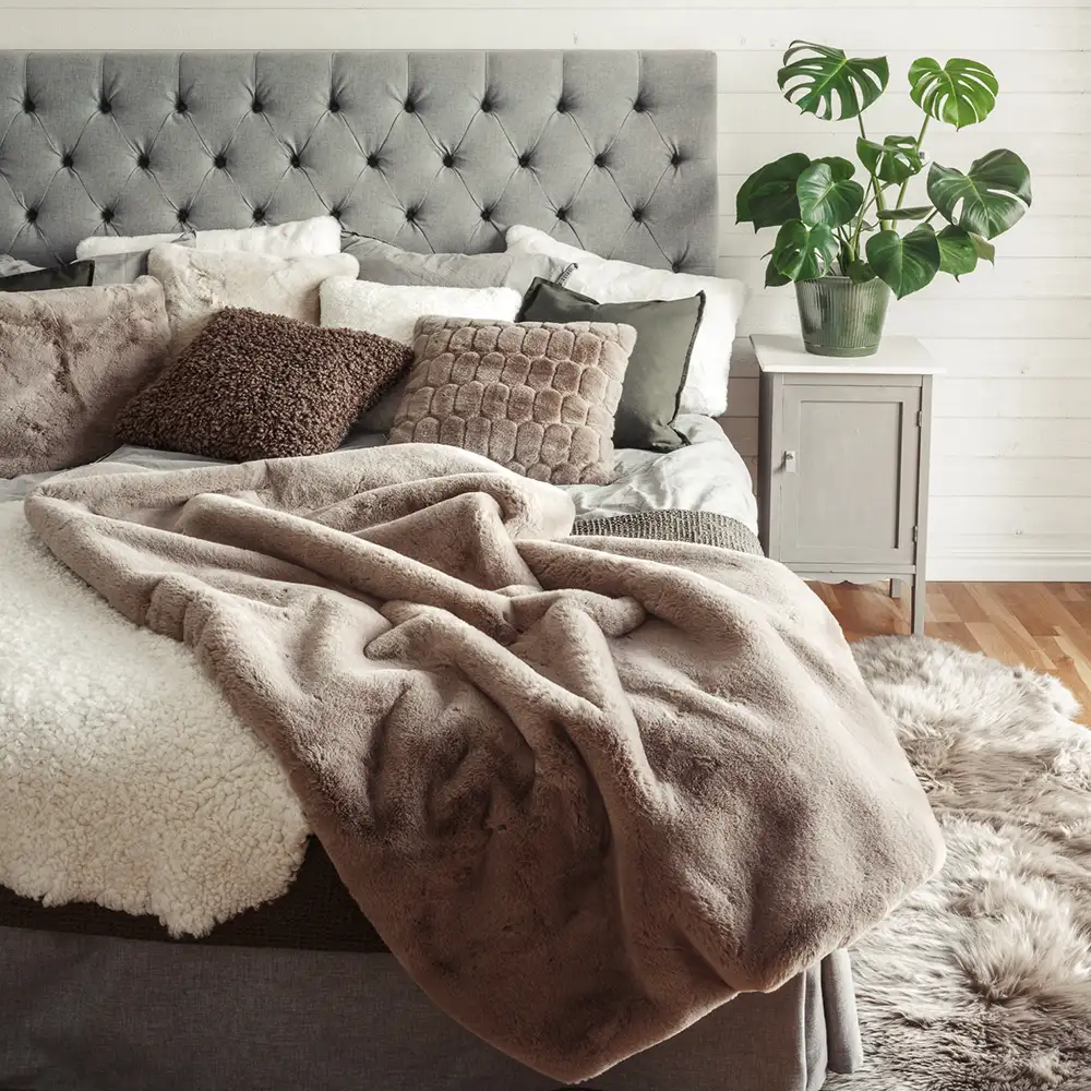Fluffy Decke Taupe