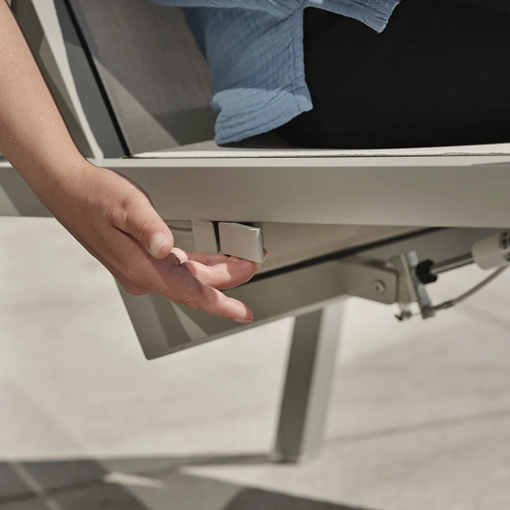 Newfort Positionierungsstuhl hellgrau