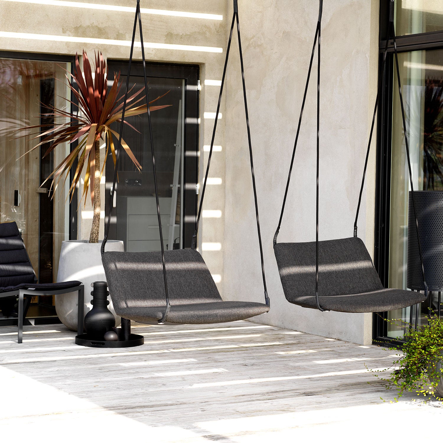 Antila Hängeschaukel schwarz/fast schwarz