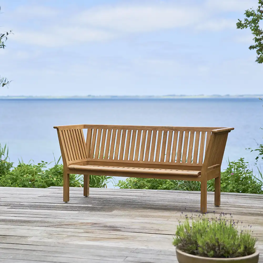 St. Catherine Bank Teakholz 