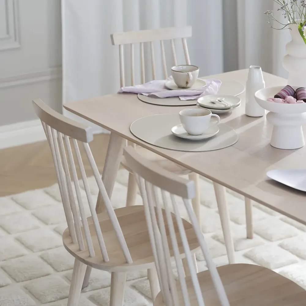 Lotta Esszimmerstuhl weiß pigmentiert