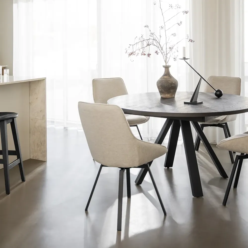 Alison Esszimmerstuhl hellbeiger stoff/schwarze metallbeine