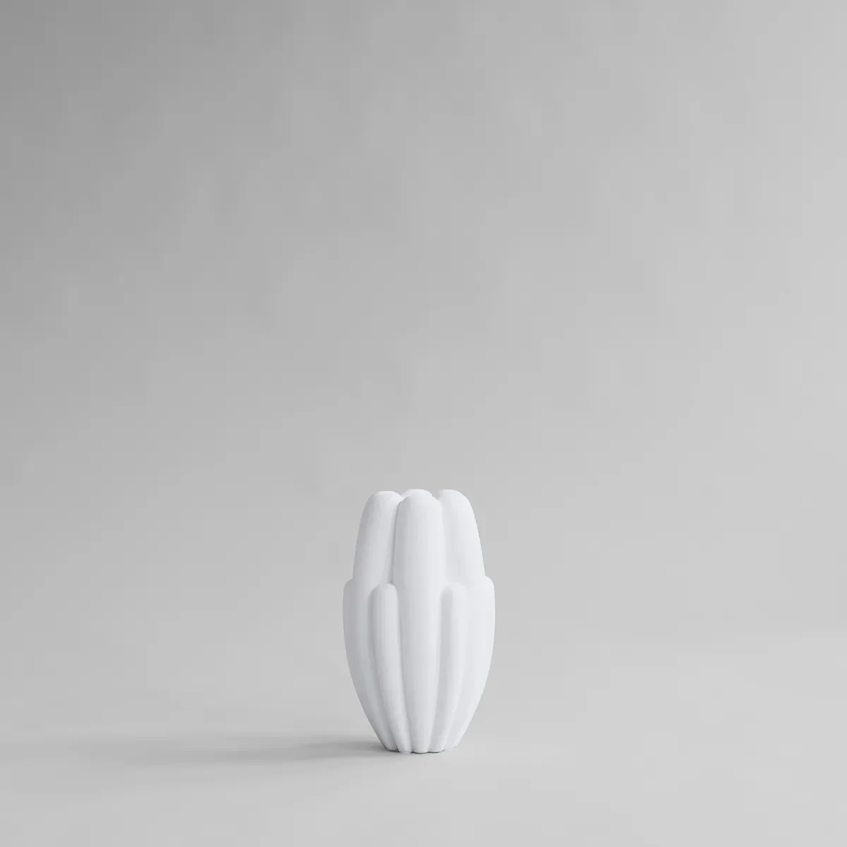 Handgefertigte Vase Bloom Slim Mini Bone White H34 cm