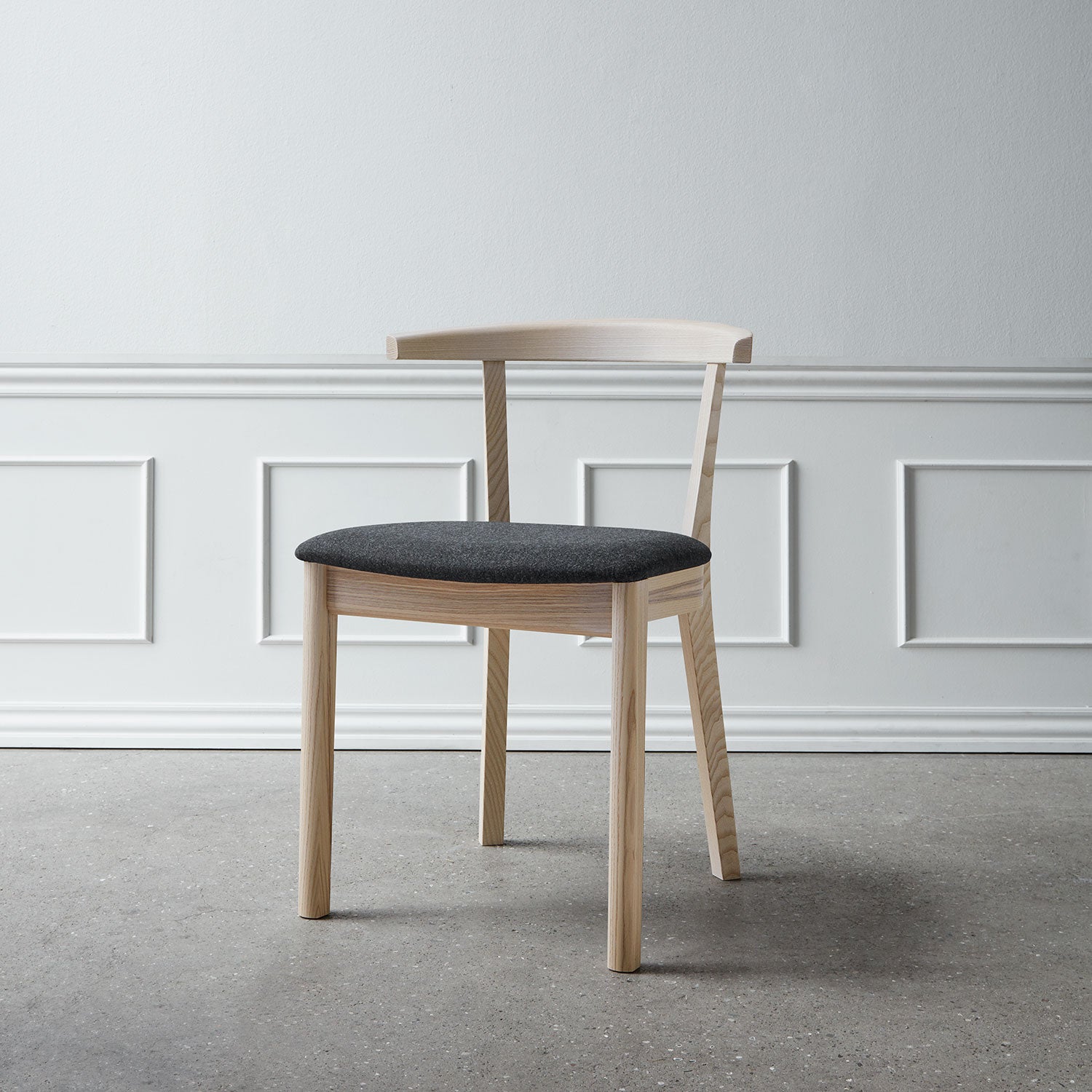 Sm52 Stuhl mit Stoff der Kategorie 2 