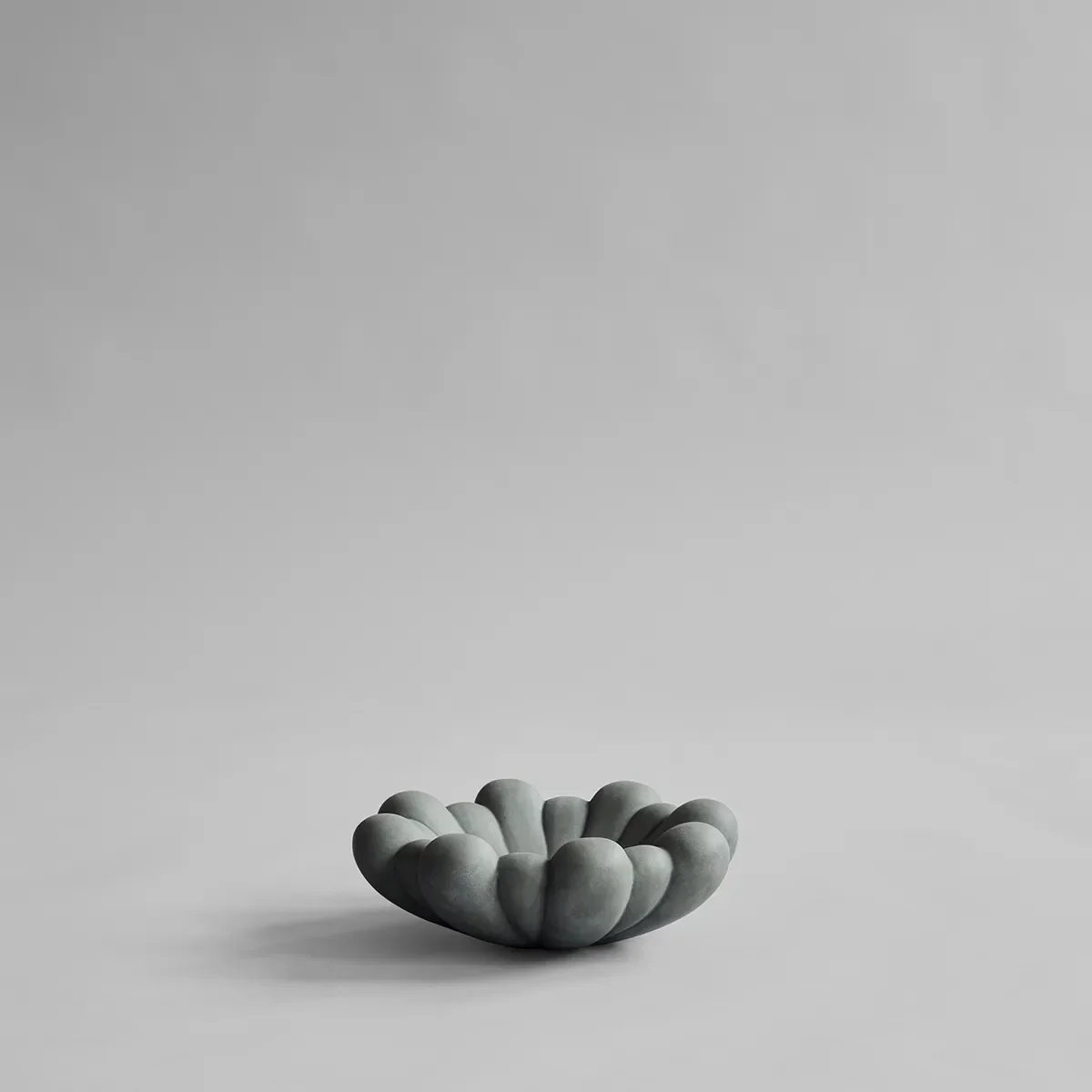 Handgefertigte Dekoschale Bloom Dark Grey Ø 28,5 cm