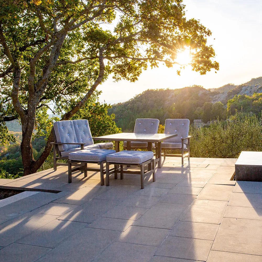 Tisch 122X124cm Höhe 65,5cm Grau Aluminium