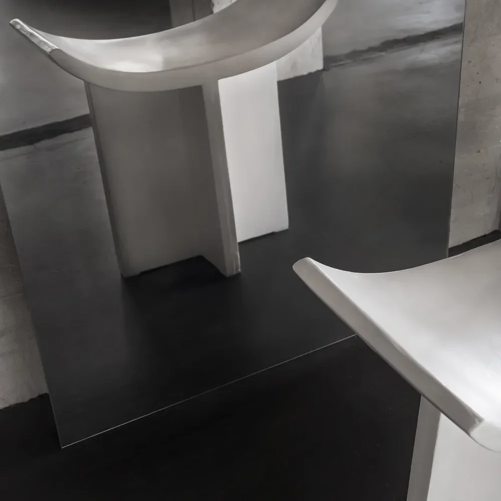 Brutus Stuhl – Knochenweiß