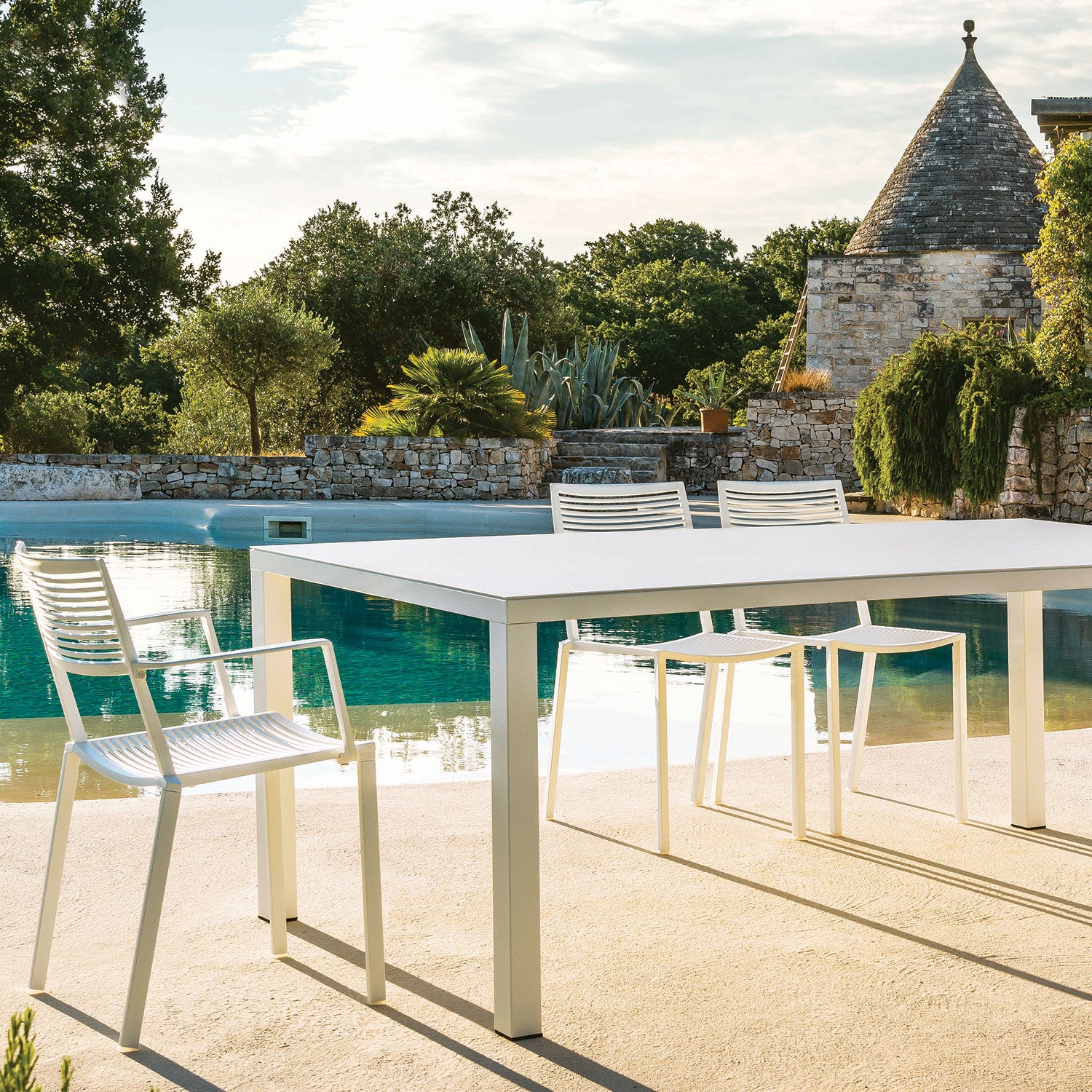 Easy Stapelsessel Cremeweiß