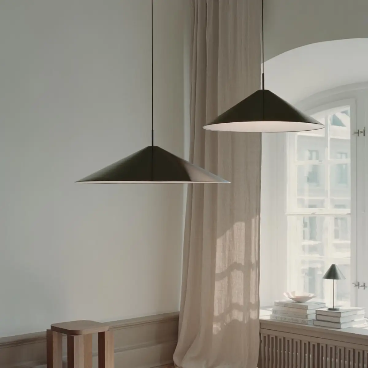 Brolly Pendelleuchte Ø70 Schwarz Eloxiertes Aluminium
