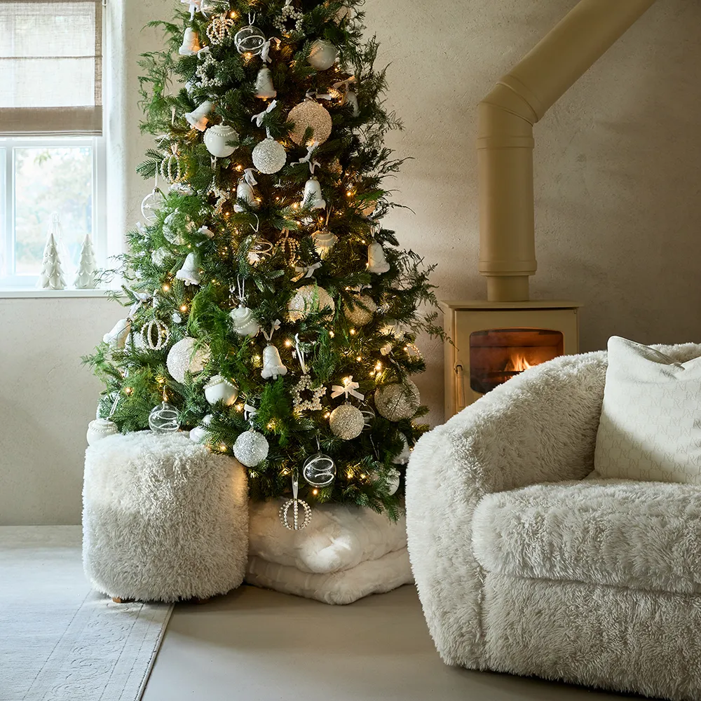 Fußhocker Bowery White Lion