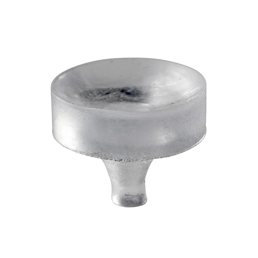 Gummierter Rattantisch