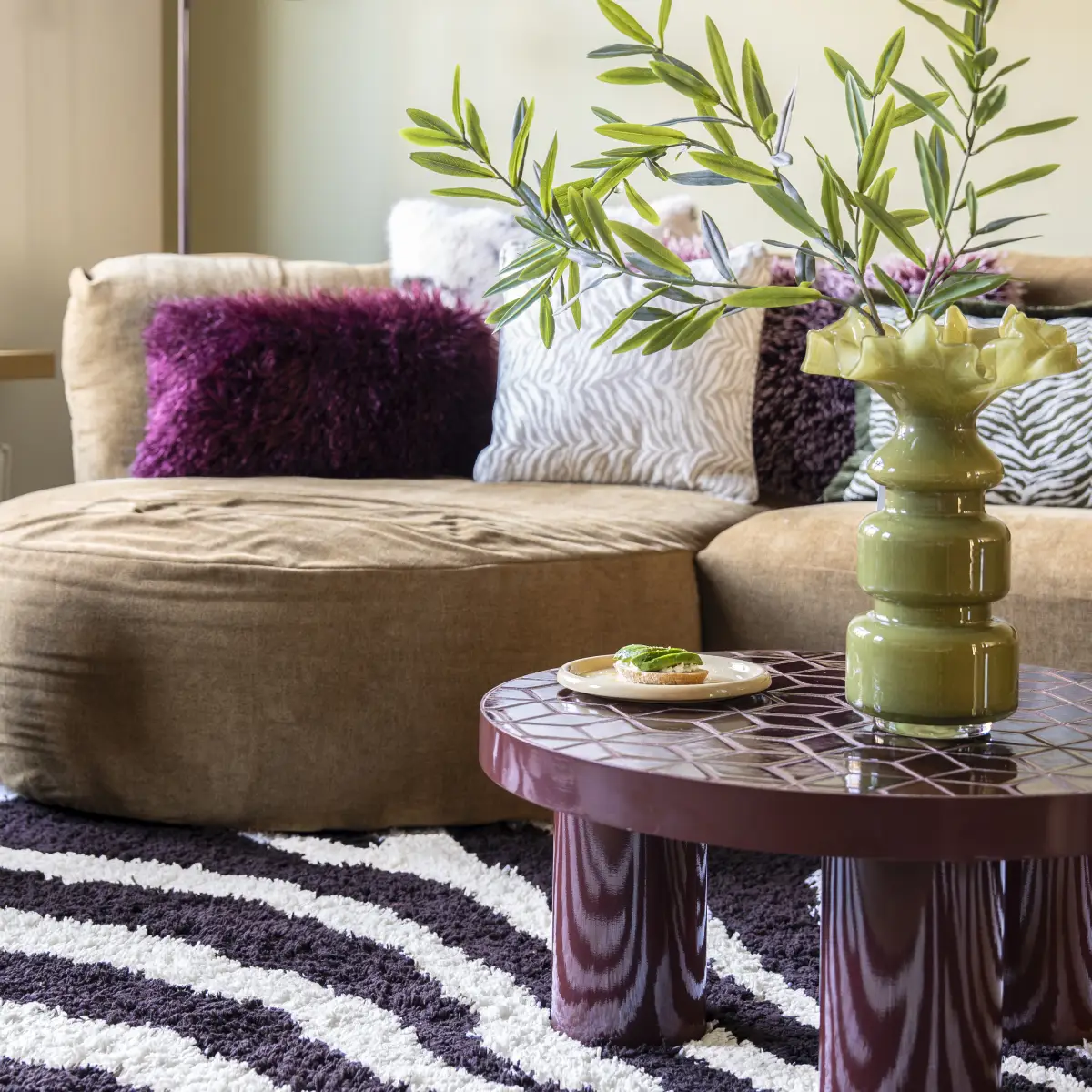 Couchtisch Patterna mit Mosaikplatte, rot