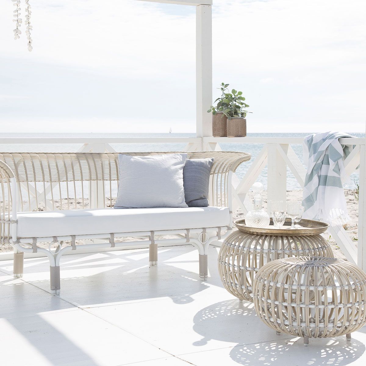 Belladonna Sofa Künstliches Rattan Moccachino