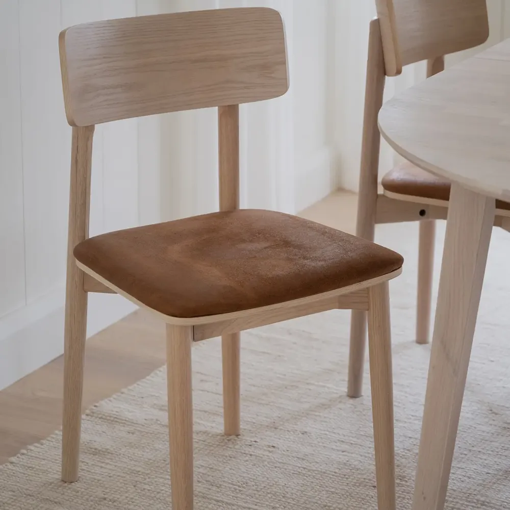 Wolcott Esszimmerstuhl Eiche weiß pigmentiert/braun