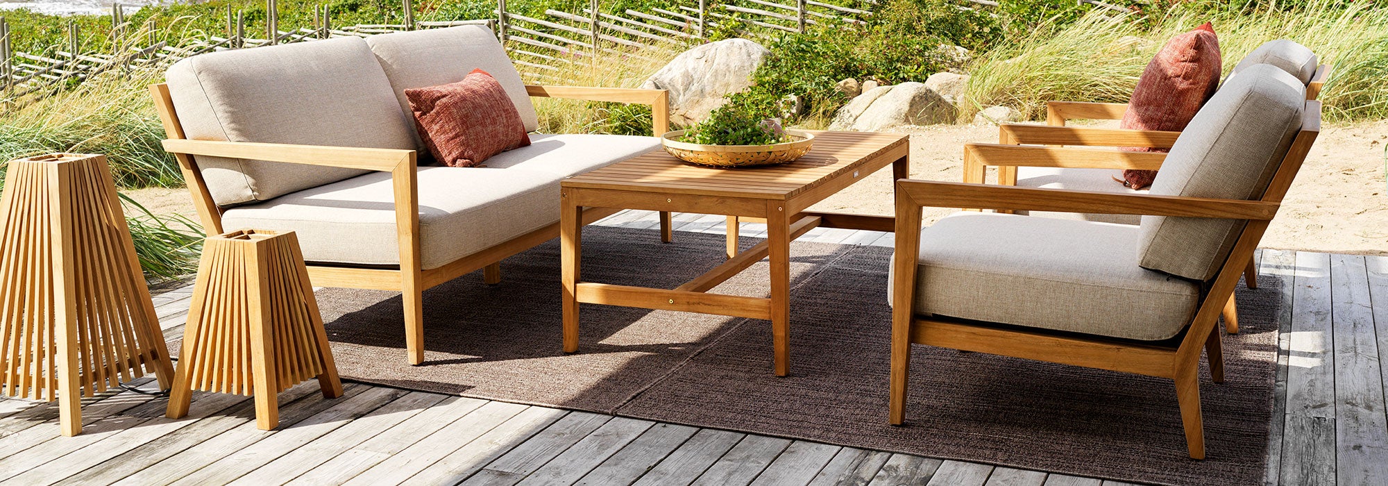 Beliebter Couchtisch 70x140 cm aus Teakholz