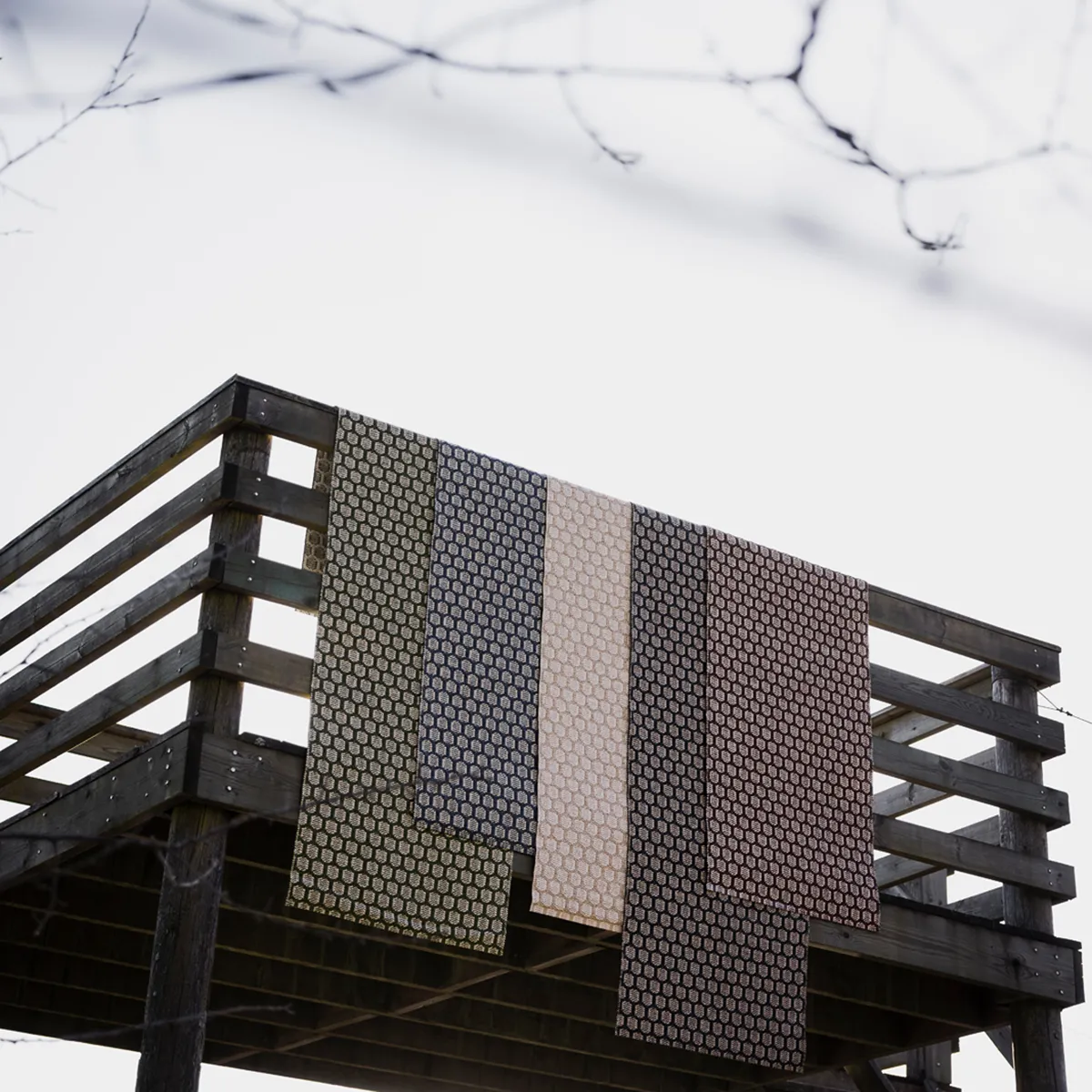 Wendbarer Kunststoffteppich MIMI Black/Beige 70x180 cm