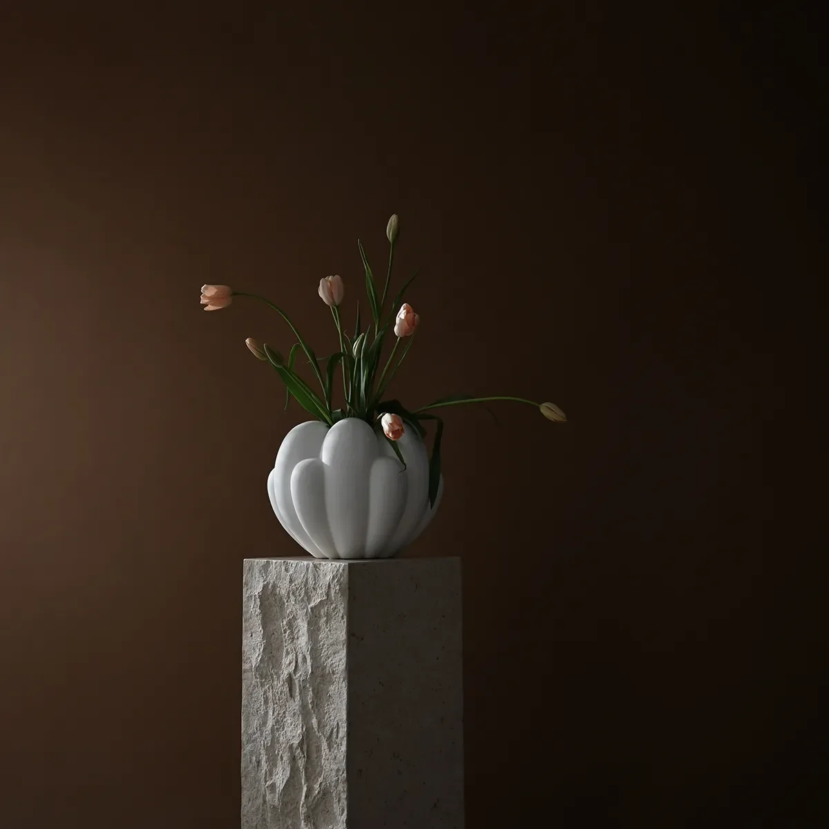 Handgefertigte Vase Bloom Mini Bone White H27 cm