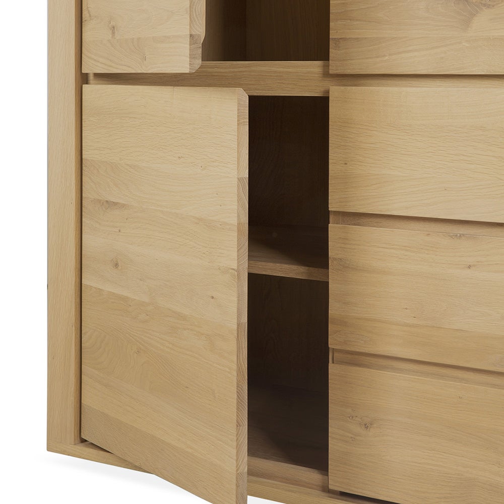 Shadow Kleiderschrank