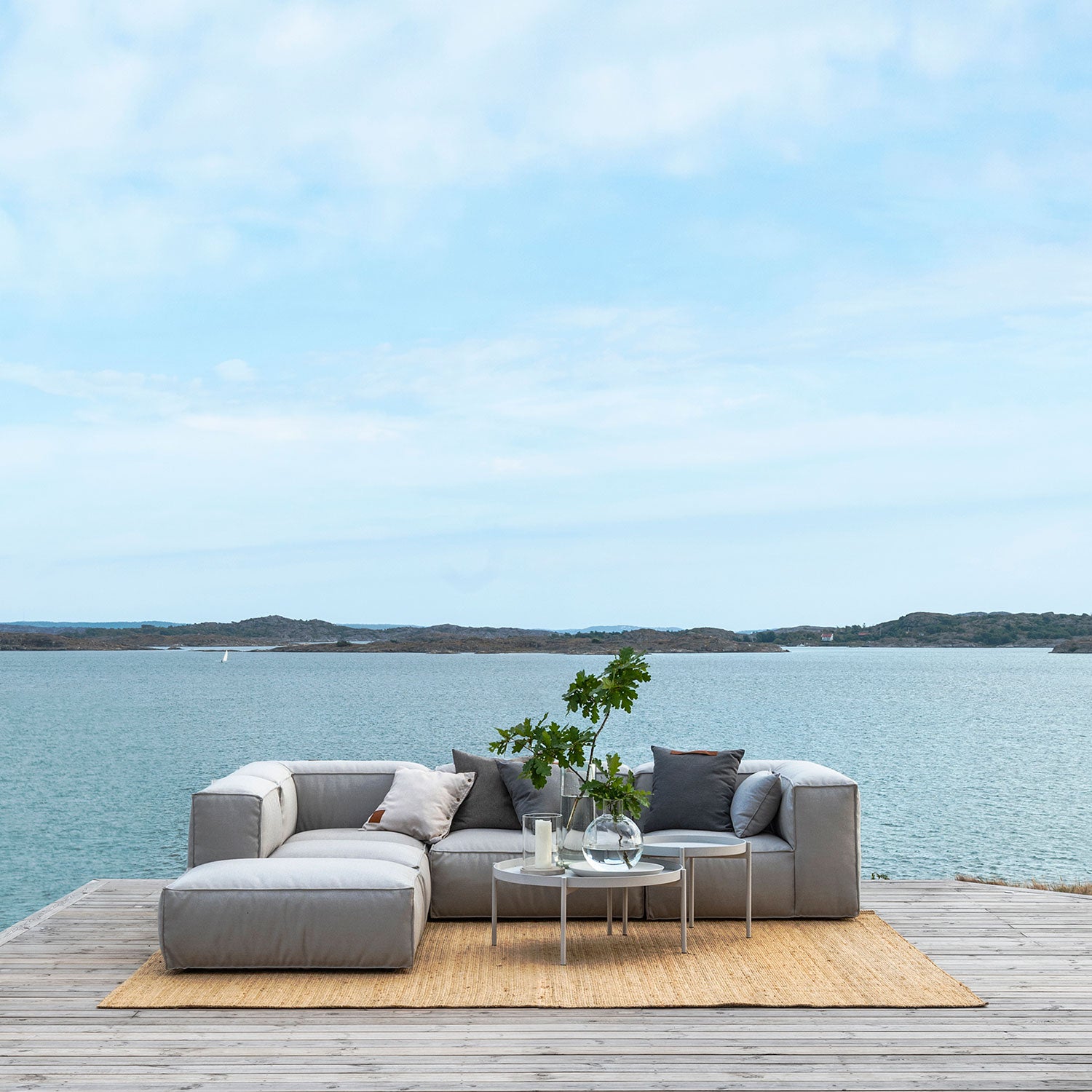 Asker Fußhocker Hellgrau