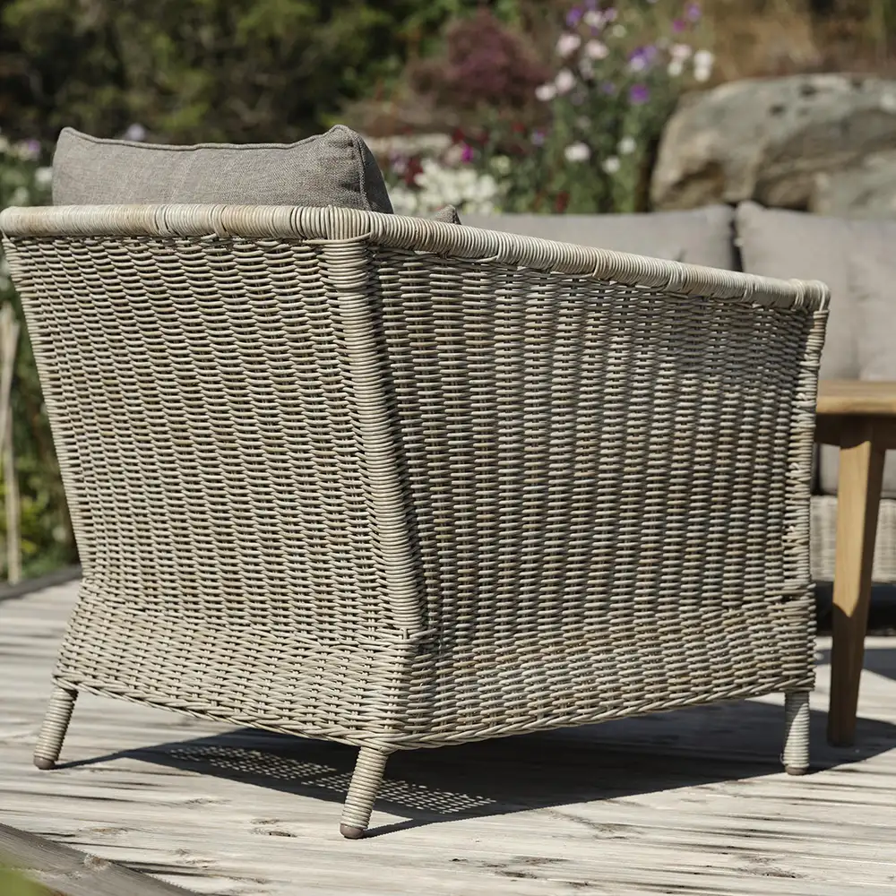 Aster Sessel beige Rattan inkl. Kissen
