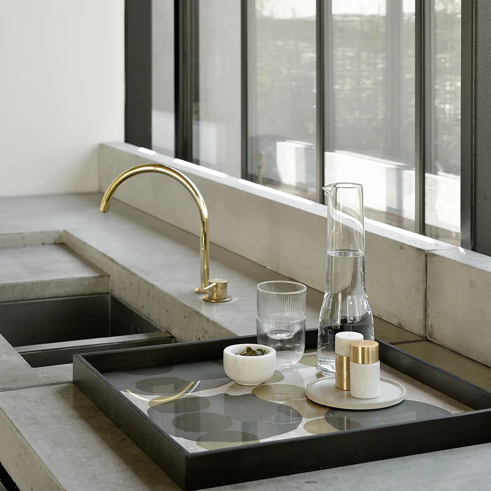 Layered Dots Tablett 51x51 cm