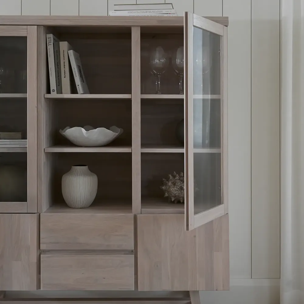 Brooklyn Vitrine 130 cm Eiche weiß pigmentiert