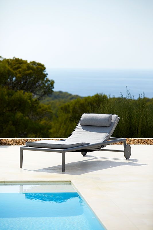 Conic Sonnenbank Hellgrau