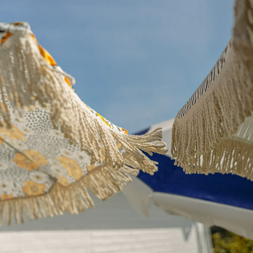 Gatsby Sonnenschirm Ø180 cm grau gestreift 