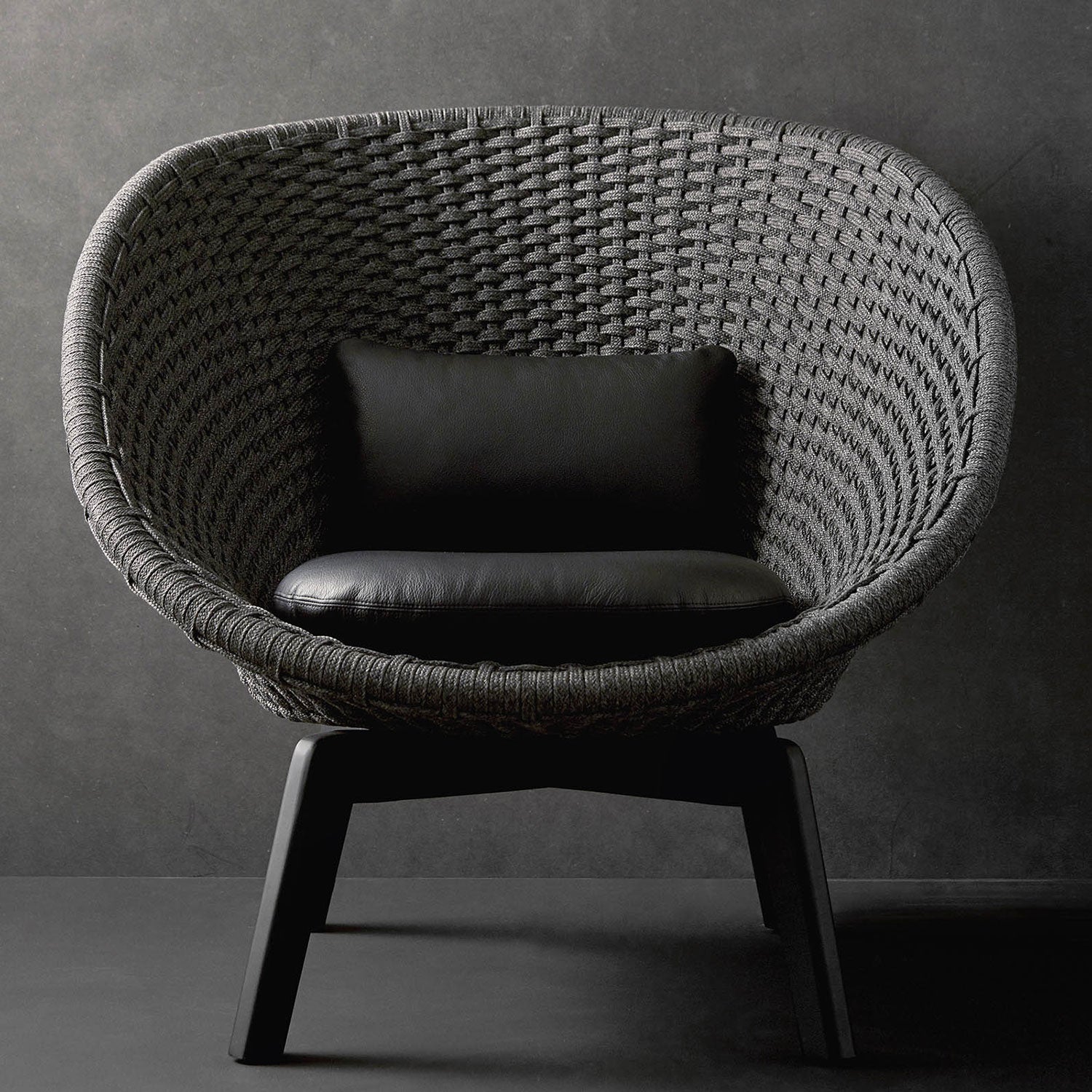 Peacock Lounge Chair W/Black Teak Beine Indoor