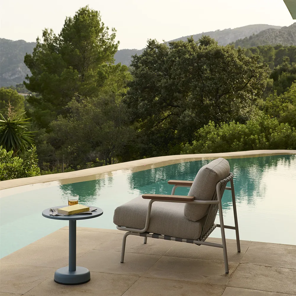 Linear Steel Couchtisch Ø42 cm Pale Blue 